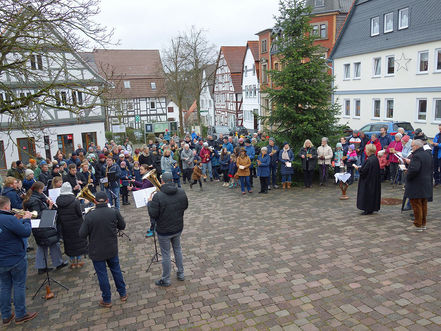 Ökumenische Feier des „Weihnachtsfriedens“ in Naumburg (Foto: Elisabetha Rößler)